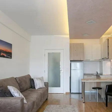 Cezar Apartment *